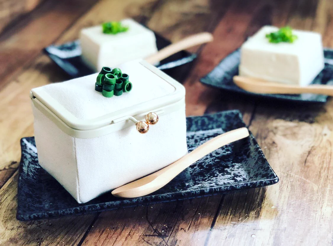 まさかの冷奴がま口が可愛すぎると話題！ちゃんとネギも付いてる！