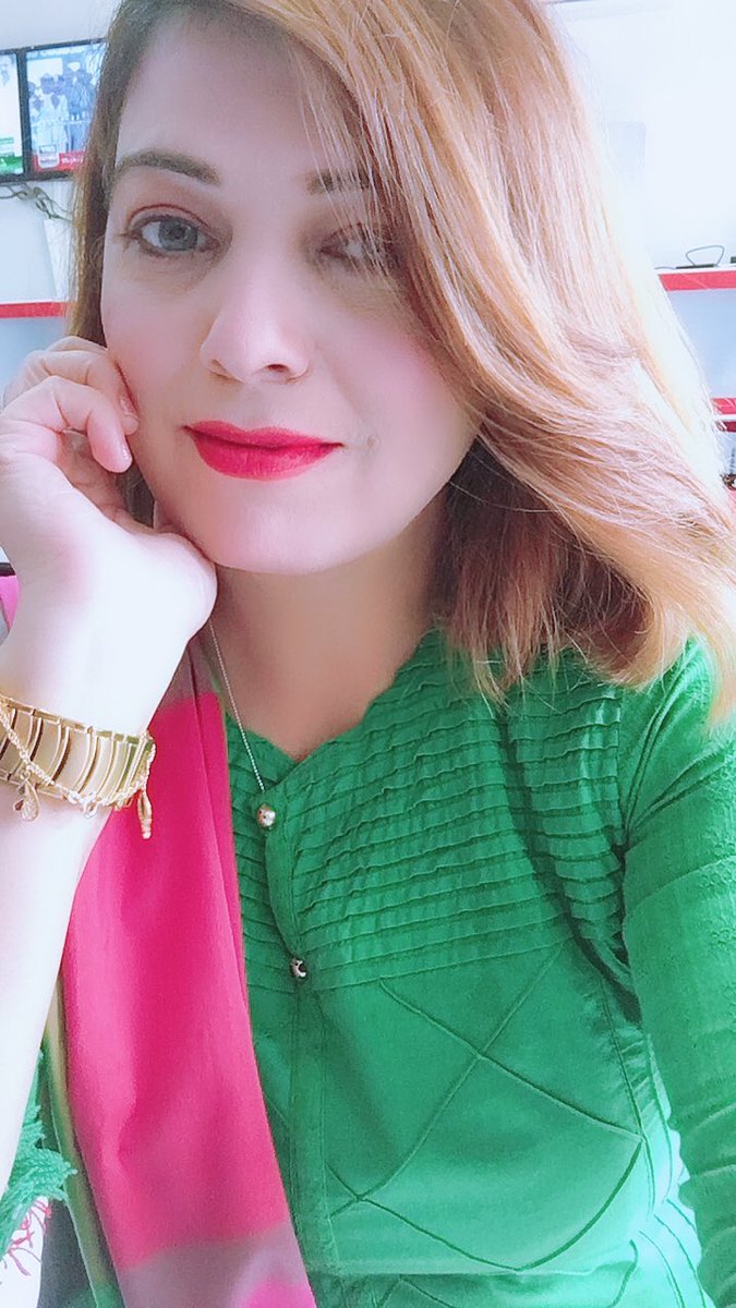 Uroojsayyami's tweet photo. #HelloPakistan
Happy Independence Day ๐ต๐ฐ๐๐
#mycolourisgreen today #andyours? https://t.co/tgZhvjFP3E