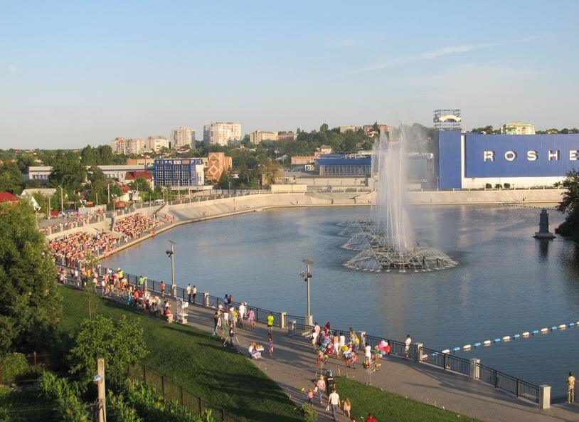 #فينيتسا
مدينة سياحية تقع في وسط اوكرانيا
تمتاز بكثرة المناطق السياحة
يتوافد إليها عدد كبير من السائحين من جميع المناطق المختلفة
#لحق عرض العيد الفاخر بس معنا
بأرخص البكجات والأسعار الممتازة
للتواصل خاص او واتس اب +380938513196