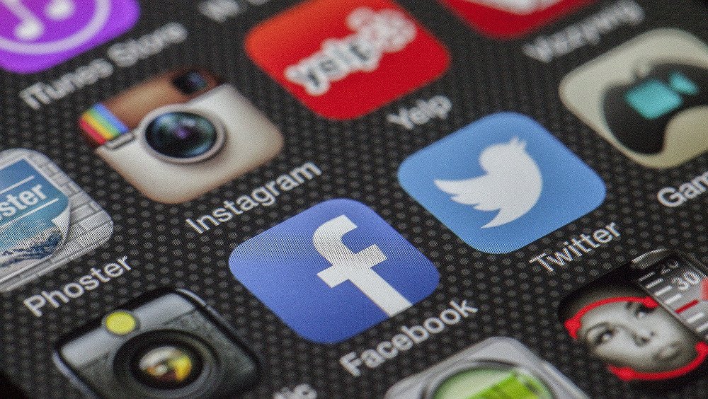 UoE_Teaching's tweet photo. Data is everywhere. Almost every action, in our increasingly digitised environment, leaves behind data footprints that can be observed, collected and used. But by whom, how and for what? https://t.co/gu7Mq4ZRvj #edfringe18 #CODI2018 #edfringe #IntoTheUnknown https://t.co/nNmbQhfwI8
