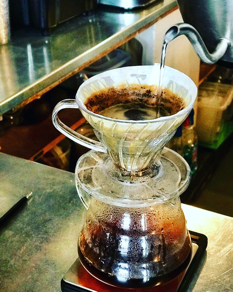 Don't you just wish every Tuesday morning started like this? Brewing the beautiful Ethiopia from <a href="/climpsonandsons/">Climpson & Sons</a> 😍 Look for nectarines, bergamot and berry in a cup! ☕✅ #Tuesdaymorning #pourover #caffeinefix