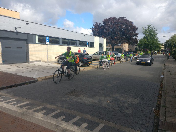shantihorde's tweet photo. Na lekker te hebben geslapen en af te hebben gewassen, zijn we vanmorgen naar de stad gefietst voor een tof disneyspel in Eerbeek! https://t.co/L6uxyEd5mM