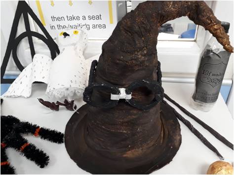 NHS_Lothian's tweet image. On the run up to Harry Potter’s birthday the Royal Hospital for Sick Children was transformed into The Hogwarts School of Witchcraft and Wizardry! Diagnostic Alley and Surgical Snape were just a few of the ward names. Read more here:
ow.ly/WMdE30lowiN