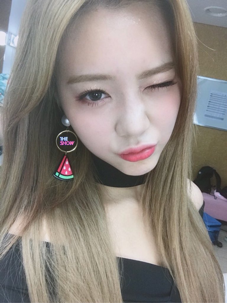 [★159회 더쇼 초이스 후보①] 우우우~베베 우우~ 베이베🐾 365일 열두달 매일 보고 싶은 반짝 반짝 다이아가 컴백하자마자 더쇼 초이스 후보에 올랐어요💍 #다이아 #우우 #WooWoo #더쇼 #THESHOW  <a href="/dia_official/">다이아 DIA</a>