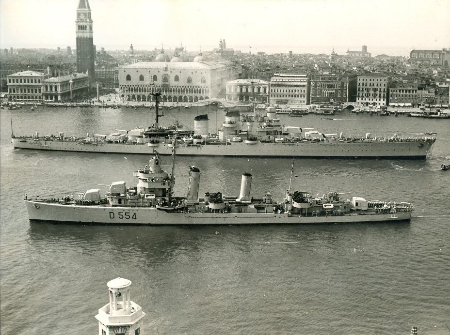 EppedG's tweet photo. @WorldofWarships The most beautiful port for WoWs:  the splendid Venice, with the Grand Canal and the Palazzo dei Dogi and the Basilica of San Marco!   You can also put some gondola boat for folklore.  Gorgeous and magnificent! https://t.co/XuTXTVgVDw
