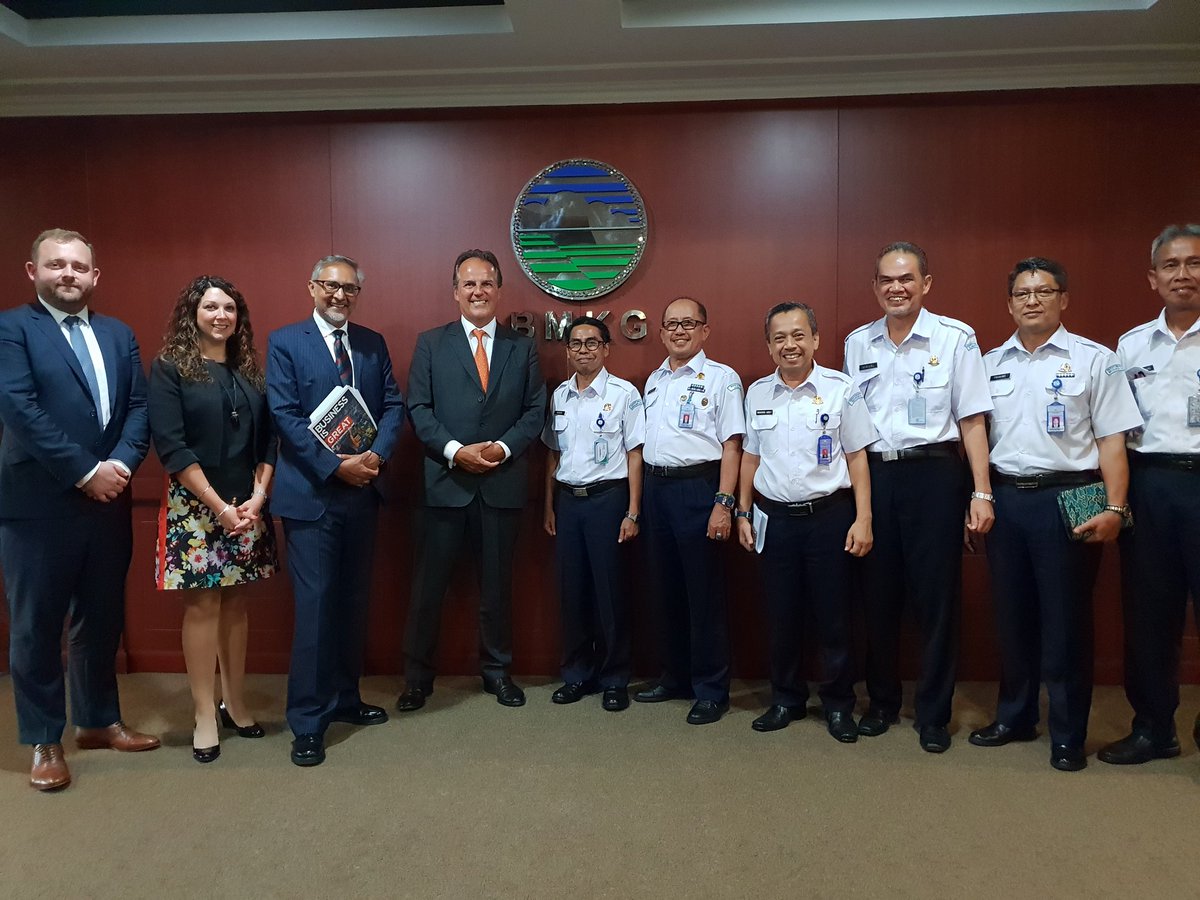 AFriendInIndon1's tweet image. #RT @infoBMKG: RT @UKinIndonesia: Pleased to visit @infoBMKG &amp;amp; discuss their significant contribution to management of the recent tragic earthquakes in #Lombok. Through @NewtonFund @metoffice #WCSSP collaboration, UK and Indonesia continue to tackle all …