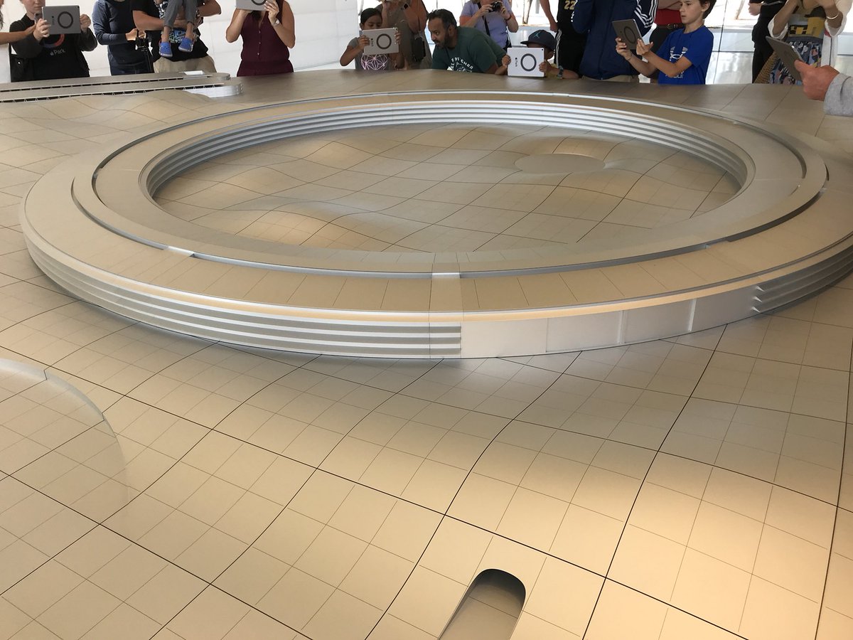 exp_perception's tweet photo. Hello Apple Park Visitors Center..#teamperception in the House! #ar #future #architecture #innovation #scifi #flyingsaucer https://t.co/6GS6LUQ4ny
