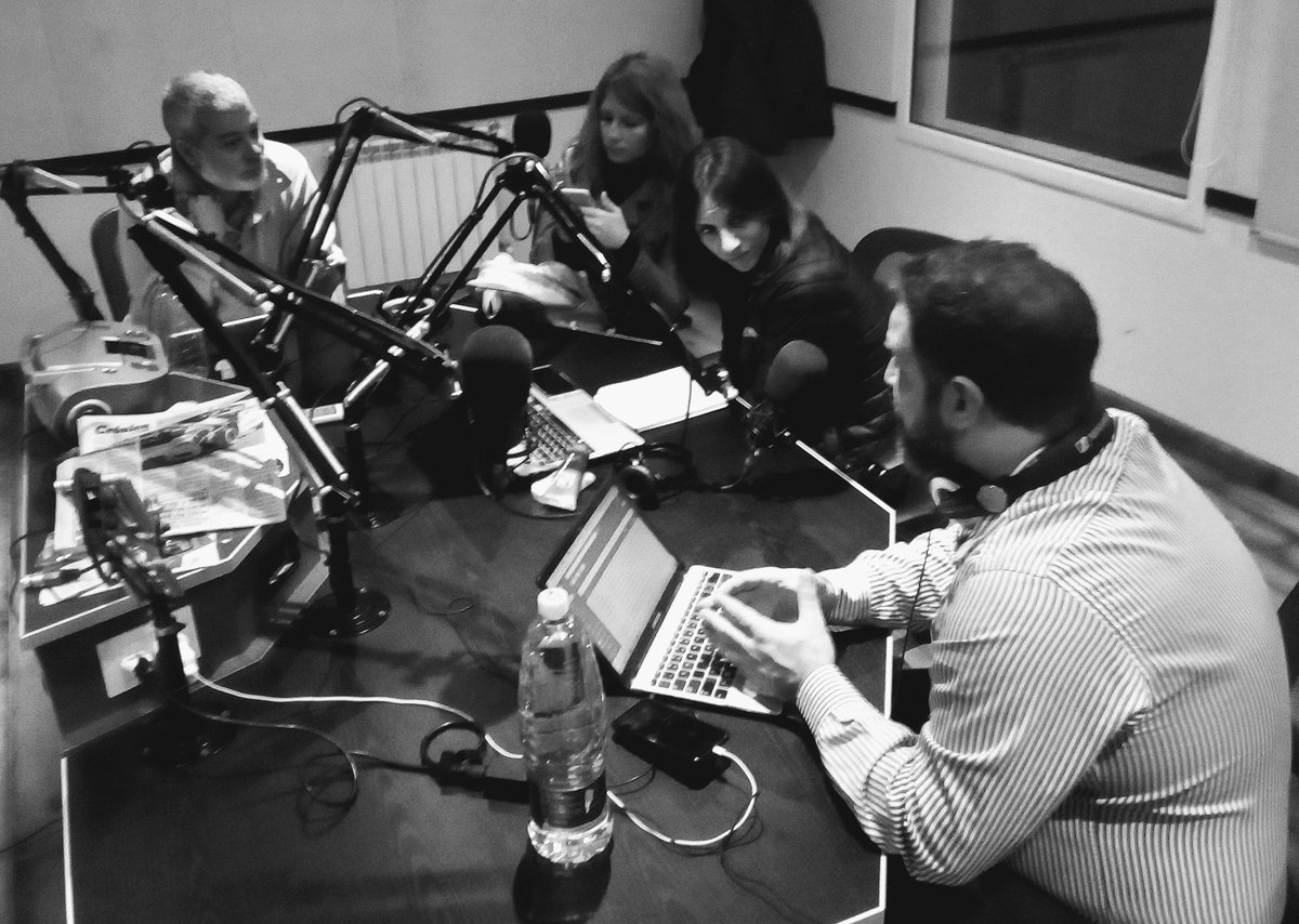LaCienPuntoUno's tweet photo. #NosSobranLosMotivos 

#BuenMartes

#AireDeRadio 📻
📰Noticias
🎙️ Análisis Político, Económico y Social 
@ Información al instante 
🔉Entrevistas

#MesaDeTrabajo: @navarrovir
@rossiguillermo @jglinski @ornellavezzoso @nicomulet @f_adrian86 @ClaudioRain https://t.co/qA9umjrv4P