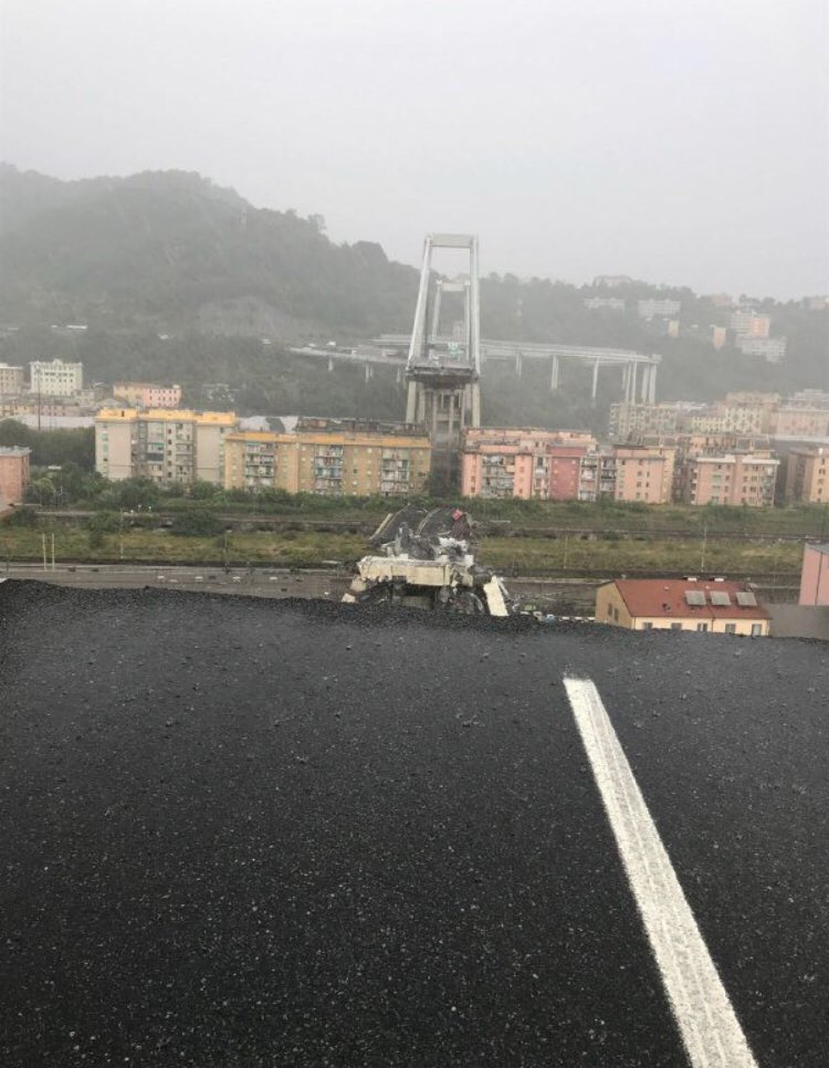 #Genova #PonteMorandi 
Una tragedia😞