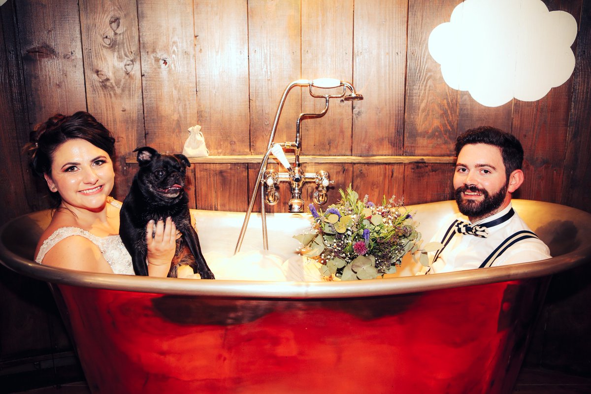 VelvetStorm_'s tweet photo. Pug in @ Tub .... Rabitty Shoes & Little Bella
#pugs #quirky #tub #weddingshoes #Rabbit_world #bathtime @bell_ticehurst
Velvet Storm Photography
https://t.co/MXh5sl9zL8 https://t.co/siWS1B4Hha