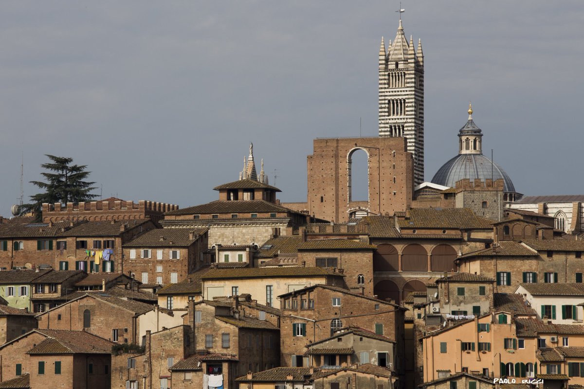 SienaBikeTour's tweet photo. Le gocce cadono ma che fa, se ci bagnano un po"? Domani il sole ci potra' asciugar 🎶 #sing #rain #panoramicview #pioggianontitemo ☔️ #singintherain #augusttime #Sienabiketour #Siena #ilovesiena❤️ #enjoysiena #yeah #graziepaolo 🤗 https://t.co/K0RSNGBlQ8