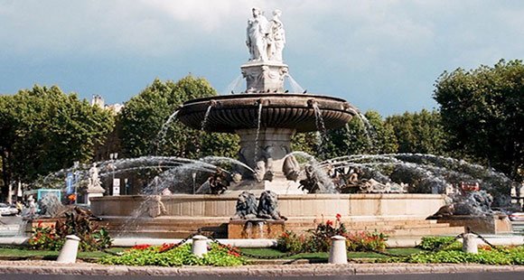 BLFtravel's tweet photo. BonjourLaFrance Recommends... Aix-en-Provence! Check out our guide on this #chic and #fascinating #destination: https://t.co/PhEIRPxV3p https://t.co/cMkXGkgzue