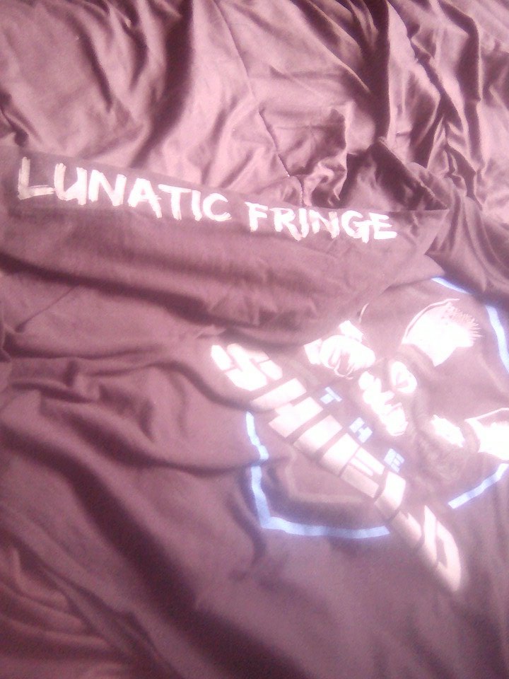 micke627's tweet photo. En ce grand jour on sort le maillot approprié 😍😂😍😂😍😍 #LunaticFringe #AmbroseReturns https://t.co/g27Tfxqvoa
