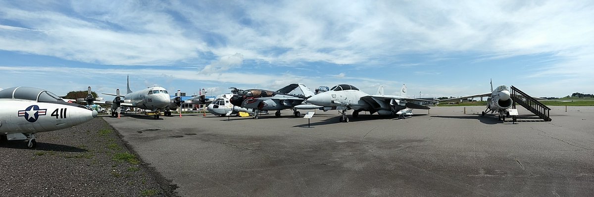 It's always a great day @HickoryAvMuseum especially on the flight line!  Visitors can enjoy our little slice of heaven Tuesday thru Sunday! #flynavy #navalaviation #p3orion #f14tomcat #ea6bprowler #a7corsair #f4phanom #a4skyhawk @NavalMuseum @AFmuseum