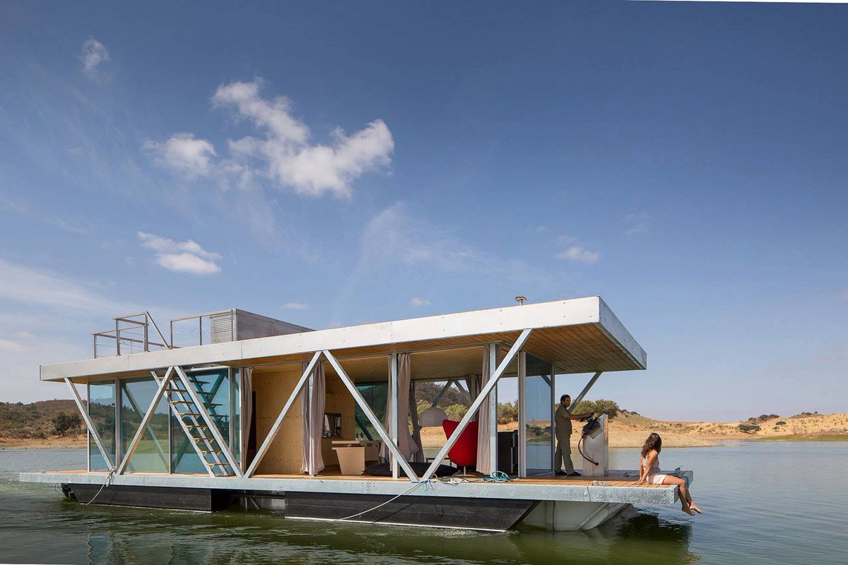 SuperPan_Decor's tweet photo. Never thought about life on the water? You might just change your mind after seeing these 8 modern houseboats and floating houses.
#Architecture #TuesdayThoughts 
https://t.co/njzUAcAB7e https://t.co/jHJ8HEwlae