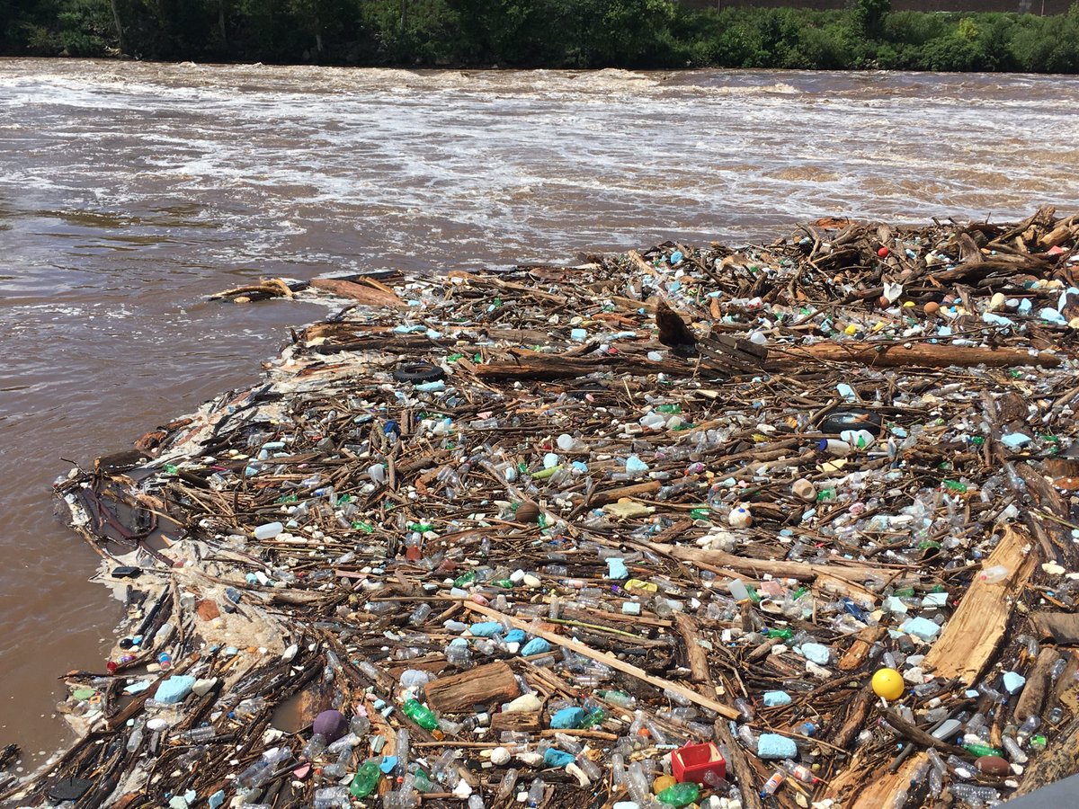 Mark_LaValla's tweet photo. A floating mass of garbage forming as running waters are sending all kinds of debris in the Schuylkill River in Philadelphia. ⁦@Mark_LaValla⁩ ⁦@FOX29philly⁩ https://t.co/3jALdamw7K