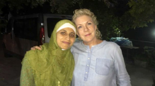 englishpen's tweet photo. Last week, poet Dareen Tatour began serving her prison sentence in #Israel. Please consider sending her a message of support or a favourite poem. https://t.co/UI8ysykHRA #PENgreetings #FreeDareen https://t.co/AQLWPZcVTN