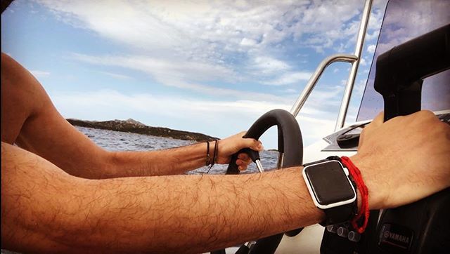 FerencNemeth's tweet photo. Enjoying the italian sea :) 🌊 🚤🍕☀️🇮🇹
#italy #sardegna #sea #drivingaboat #motorboats #mediterraneansea #enjoyinglife #lifeishard #islandlife #italianlifestyle https://t.co/pJXUKKtkKc https://t.co/DMx95rZxrQ
