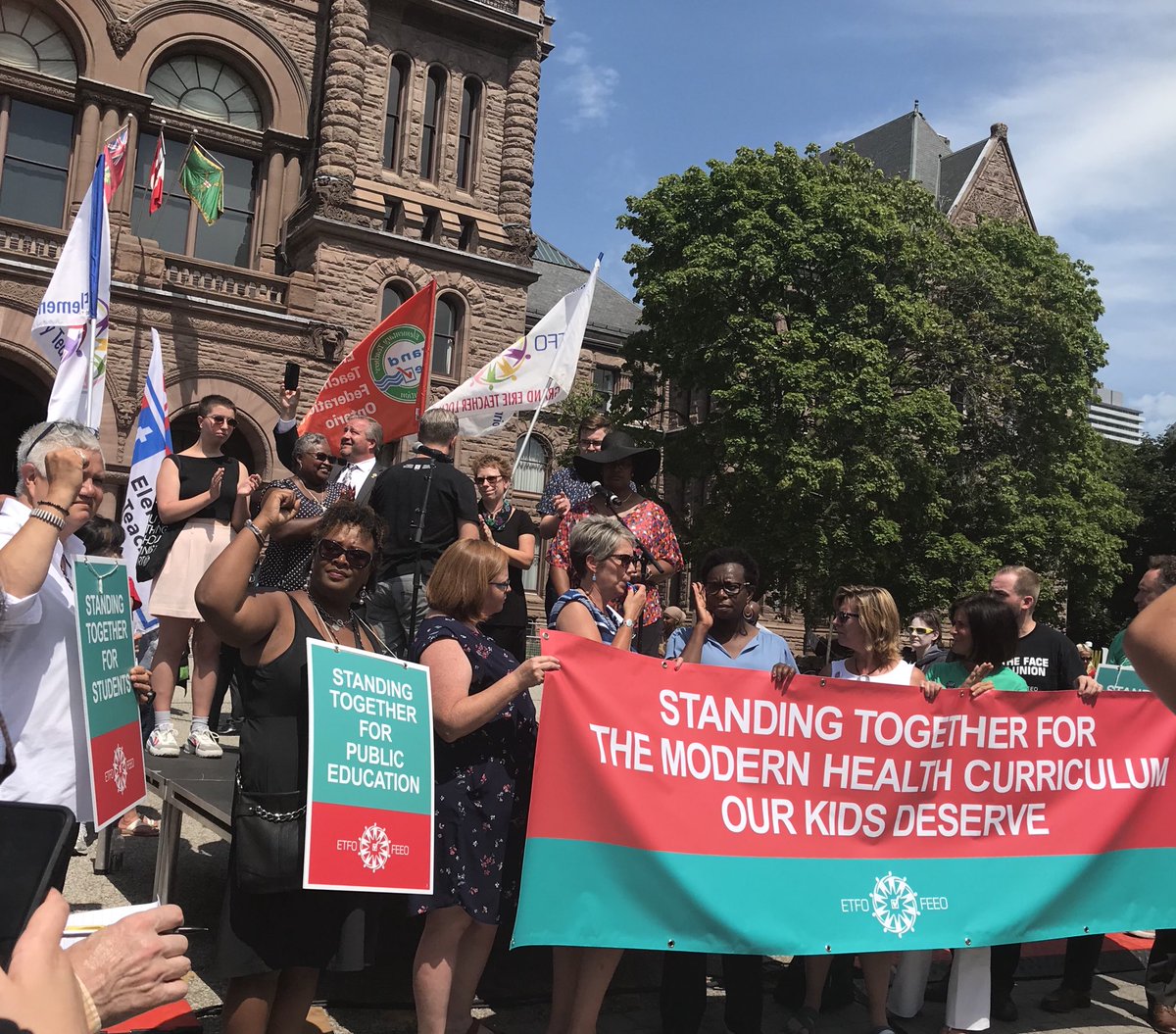 MikeSchreiner's tweet image. A 1998 sex-ed curriculum will not keep our kids safe. I hope the Premier heard the hundreds of parents, students and educators outside Queen’s Park today demanding that he stop taking Ontario backwards. #SaveSexEd #onpoli