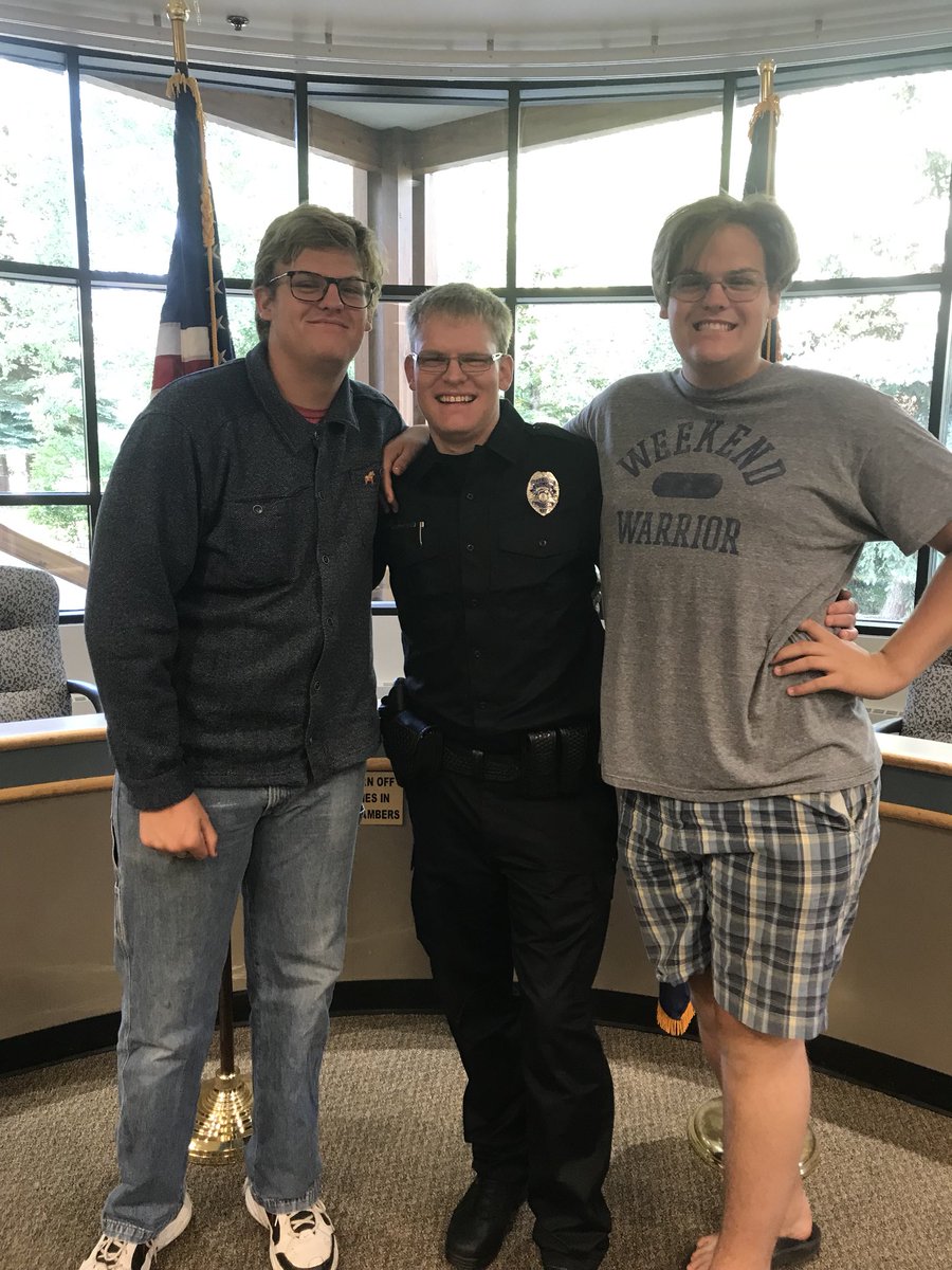 lauraarneson3's tweet photo. Officer Arneson. Son I love how you are doing life! Your choice to serve and protect your community in Silverthorne tickles my mommas heart #Oldladyinthefrontrow #serveandprotect https://t.co/WmqE1bzEkz