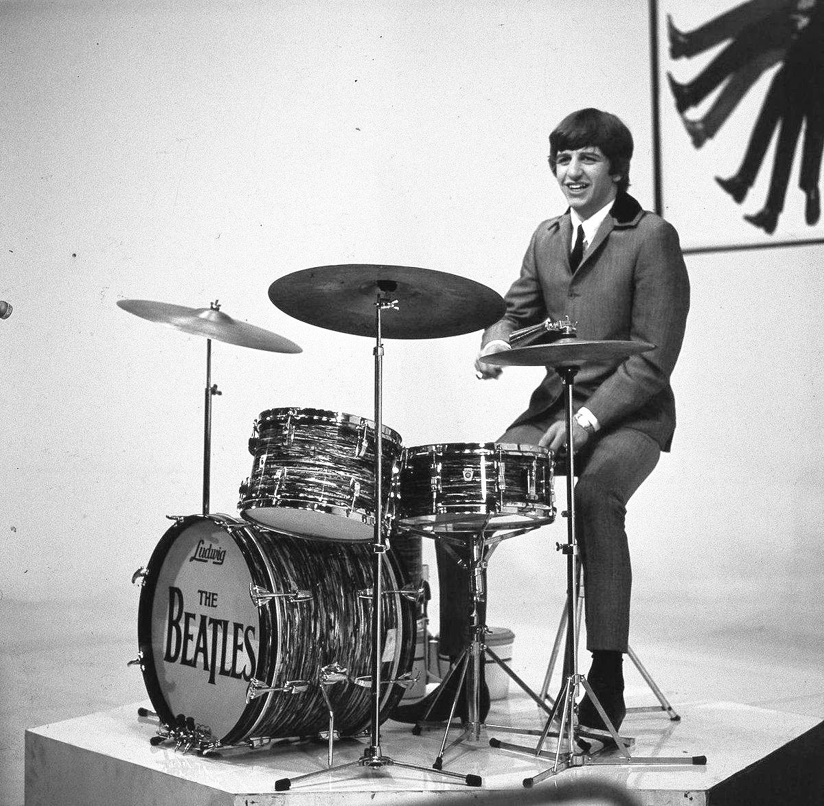 BotBeatle's tweet photo. Manson Family member Susan Atkins was nicknamed Sadie after the White Album tune “Sexy Sadie.” Similarly, Lynette Fromme was nicknamed “Squeaky” after Ringo’s squeaky bass drum pedal on “Anna (Go To Him).” https://t.co/SypU2jUmpy