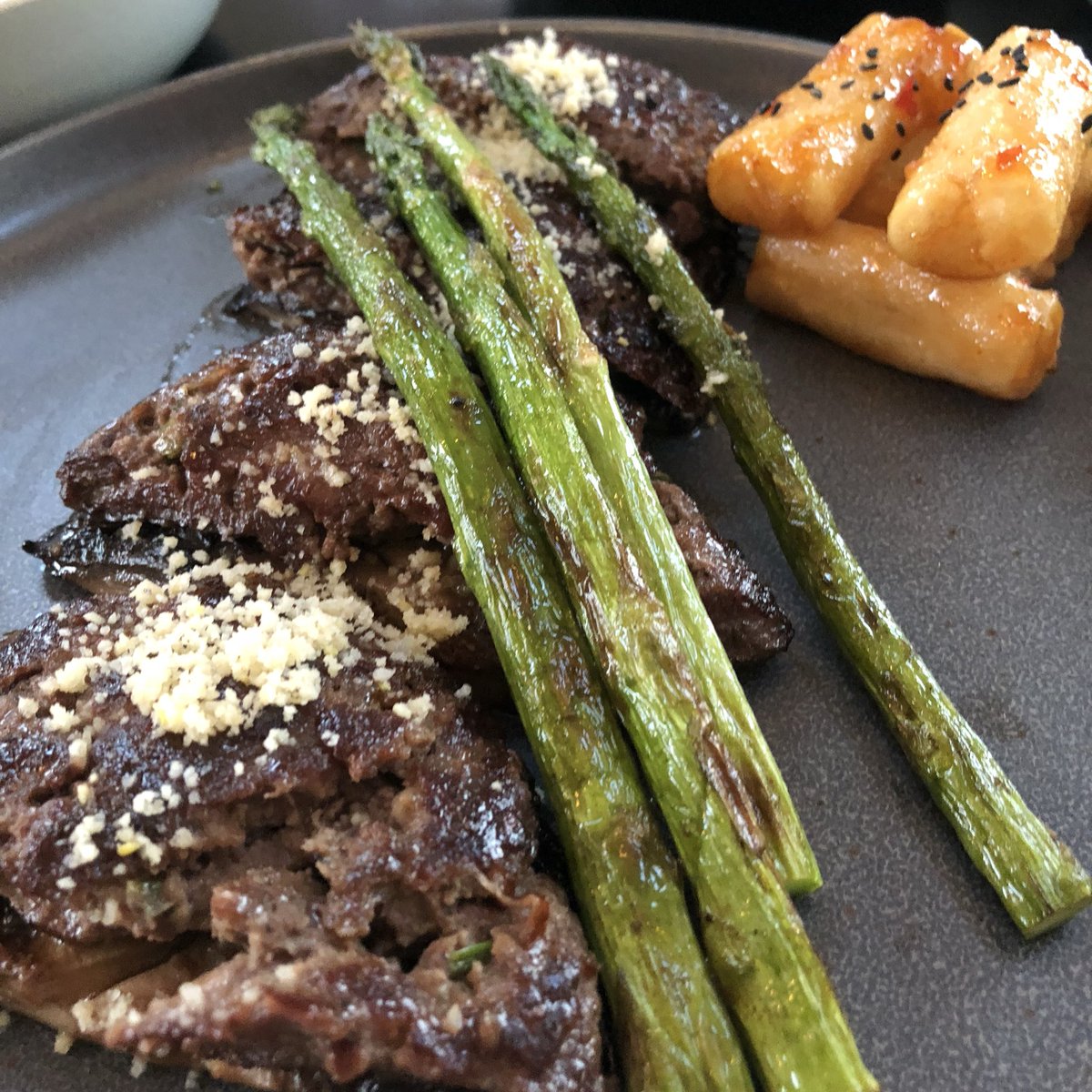 ManhattanLnchbx's tweet photo. Avocado Mixed Rice (w/ cod roe) & DDUCK GALBI STEAK & Bossam (Steamed Pork Platter)
#manhattanlunchbox #nyc #newyork #food #foodblogger #foodies #foodie #eatsofnyc #nycfood #njfood #foodporn #nycfoodguide #美食 #紐約 #뉴욕 #galbi #salad #avocado #떡갈비 #보쌈 #healthy https://t.co/7e516HcEIM