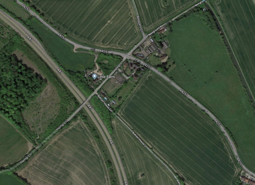 1301 <a href="/tring_fire/">Tring Fire Station</a> attended a small fire in scrubland off of Hemp lane, Wigginton - Crews used one hosereel to extinguish 🚒 #allcallsstartwithcontrol