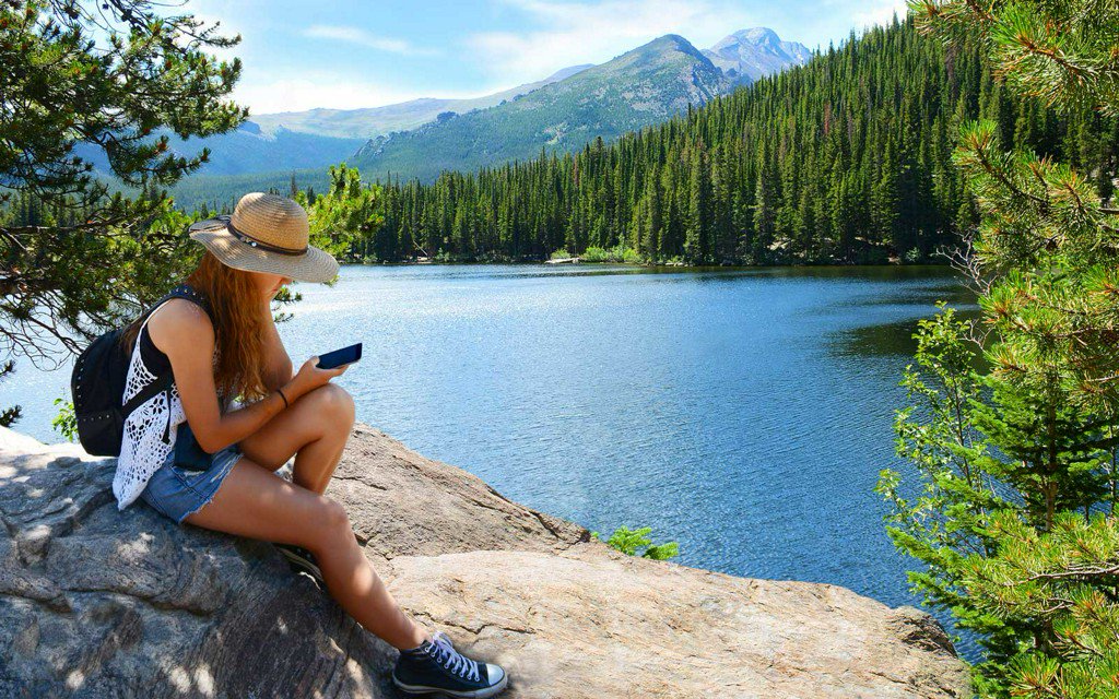 LuxuryLink's tweet photo. Everyone deserves to check spots off their vacation bucket lists, and with apps like this it may get easier.  See you in the Maldives in 10 years! RT @TravelLeisure: 5 apps that will help you save money for your dream vacation https://t.co/i9L8RfcTJz https://t.co/cG4QHLWJUg