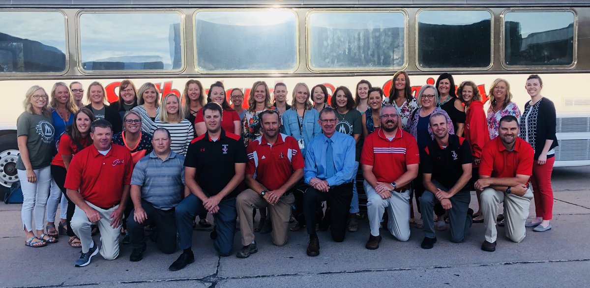 jfloyd25's tweet photo. Sailor Staff is excited for ESU #16’s Edventurous w/ @docspeaks  #WhatInspirESU ! Ready to learn &amp; grow together. #SailorPride #NEMAPS https://t.co/ppxMSyiabT