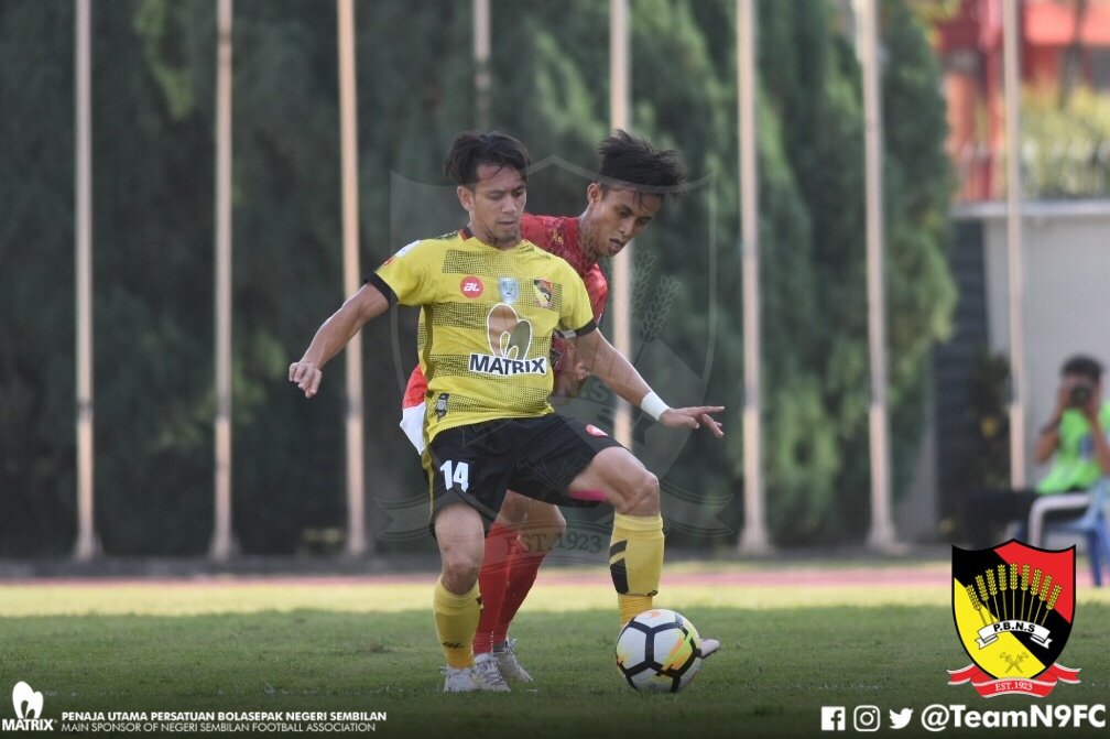 TeamN9FC's tweet photo. Challenge Cup 2018 Negeri Sembilan Vs UKM FC

Negeri Sembilan tewas 2 - 1 kepada tuan rumah, UKMFC, dalam aksi  Challenge Cup 2018 yang berlangsung sebentar tadi.

❤️🖤💛
#NegeriSembilan
#HobinJangHobin
#PoweredByMatrix https://t.co/I3Ghsq8iPY