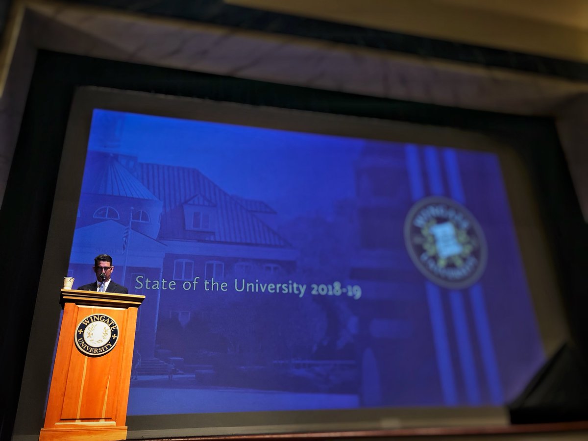 WingateUniv's tweet image. The stage is set for State of the University 2018.

#SOTU18
#WingateUnuversity 
#FaithKnowledgeService 
#LabOfDifferenceMaking