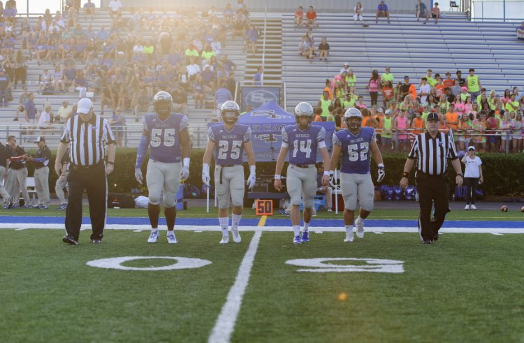 sofonation18's tweet image. FOOTBALL GAME THIS FRIDAY!!! TROPICAL NIGHT AT SPRAYBERRY! COME OUT AND WATCH THE BIG DAWGS EAT #WESUMDAWGS