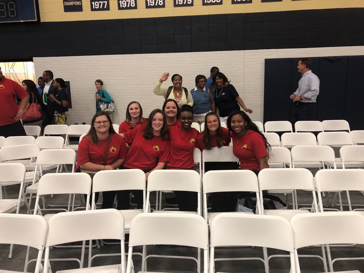 MHWbobcats's tweet photo. Retweeted Carlotta Redish (@D7HResources):
W/ Teachers from Mary H WRight Elementary this morning. Love them! @MHWbobcats @SchoolDistrict7 @SHSVIKINGSFANS #7Shares @loveSCschools https://t.co/iFby6YGQxH