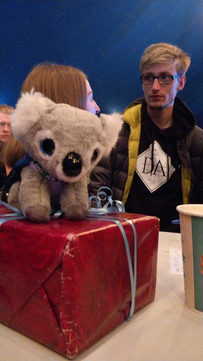 schlaubibasti's tweet photo. Huhu @ManfredKoala, hast du da ein Geschenk gekriegt? ๐#ewf18 https://t.co/cVLXcX8kpr