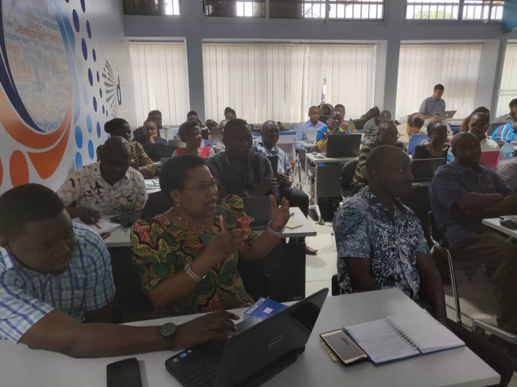 TungaMahadia's tweet image. Day2: Cleaning data using #openrefine  a joint program between @dLabTz and  @ODIHQ to train #moest and #poralg staff.