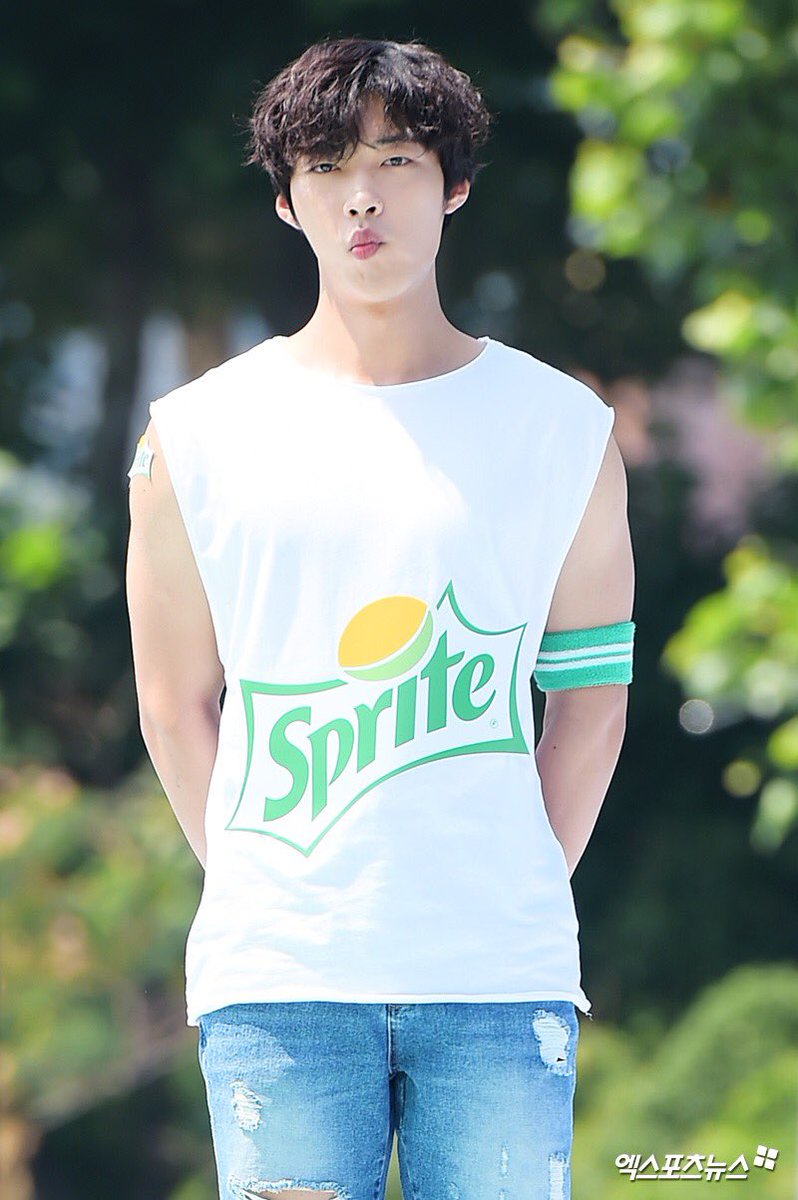 wdohwanpics's tweet photo. the sweetest child..

#스프라이트 #Sprite #우도환 #WooDoHwan https://t.co/kWFgujJcL6