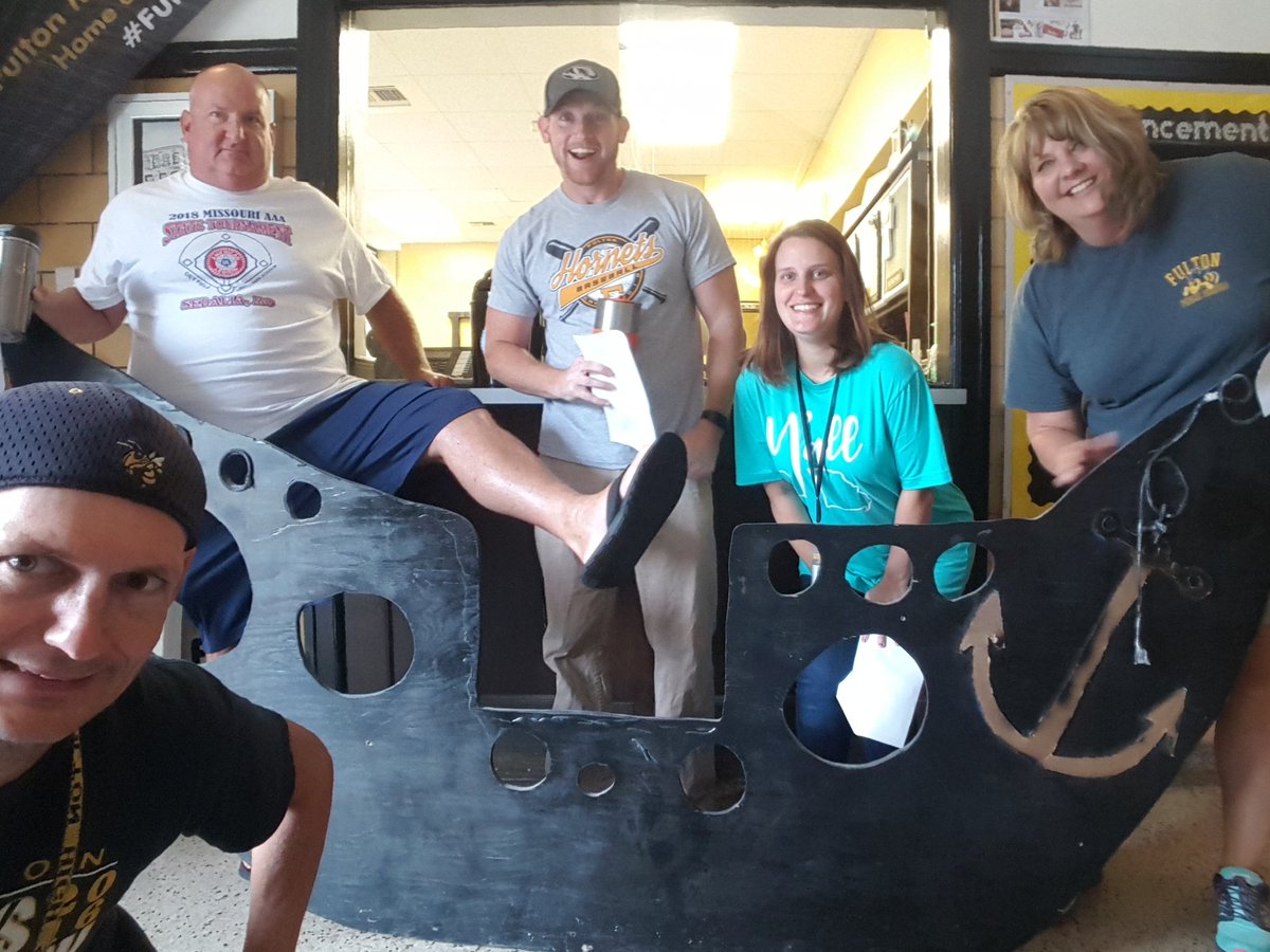 MrYatesFMS's tweet photo. Something related to pirates #horzel #fmsteach @BethHouf https://t.co/9PPkVDi2wr