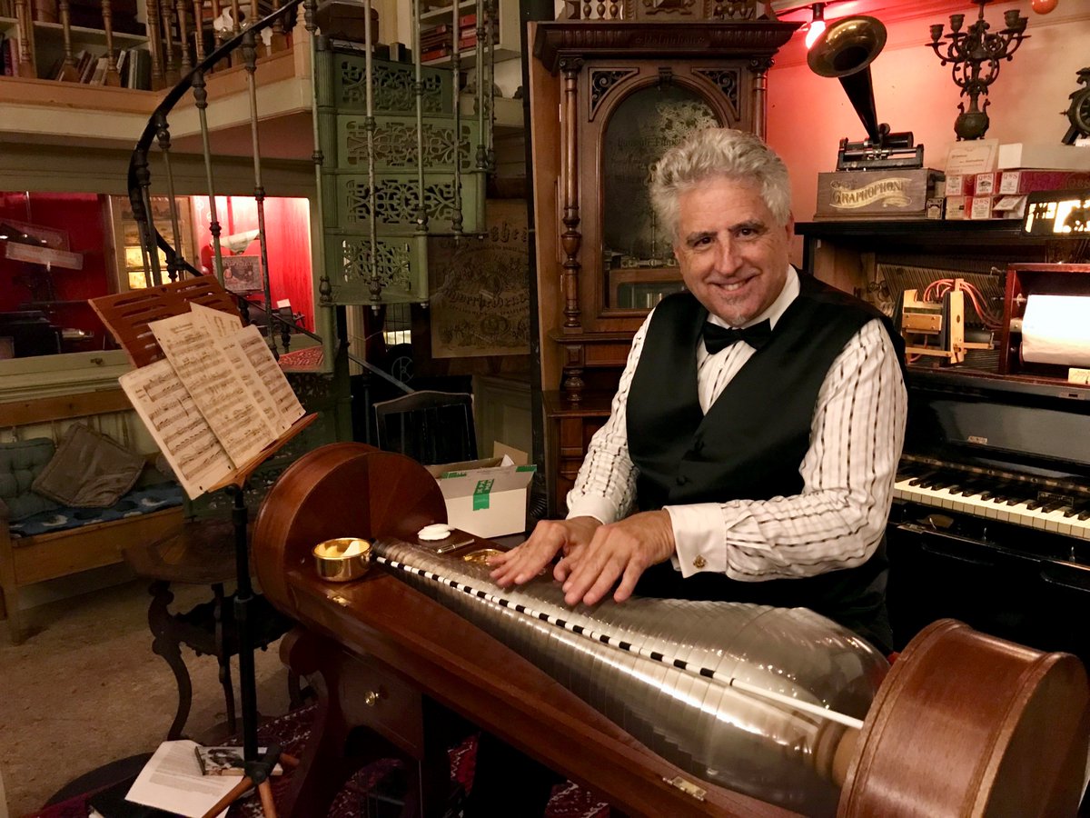 PodiumRadio4's tweet photo. We @Hansznpodium beginnen straks met muziek van Haydn, er is nieuws over Cecilia Bartoli en we hebben een reportage vanuit @MuseumGeelvinck met een hoofdrol voor de glasharmonica @bottejellema Na 18.00 schakelen we over naar @grchtnfstvl met Dieuwertje Blok #earbites @NPORadio4 https://t.co/PaWCvgNUd3