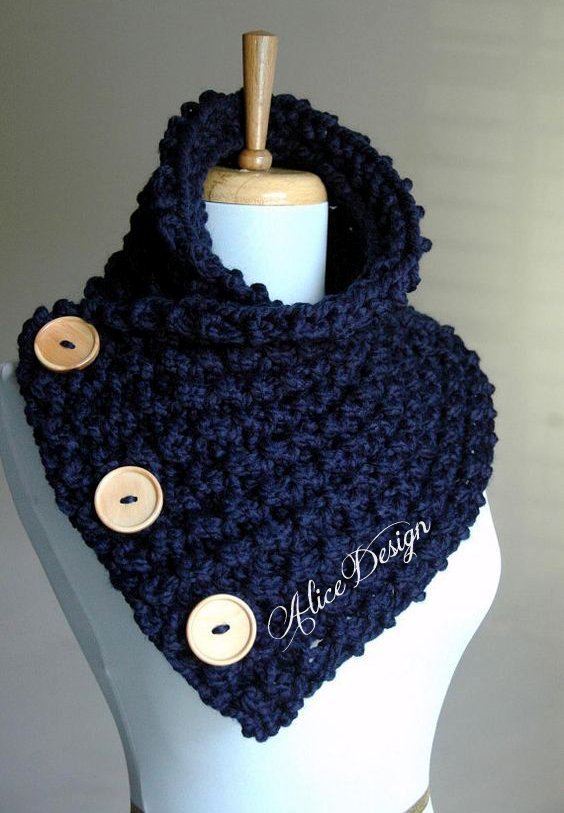 AliceDesignOk's tweet image. Cuello con tres botones en tono azul by #AliceDesignStore
#Cuellos 

#Wool #Tejidos #Knit #knitting