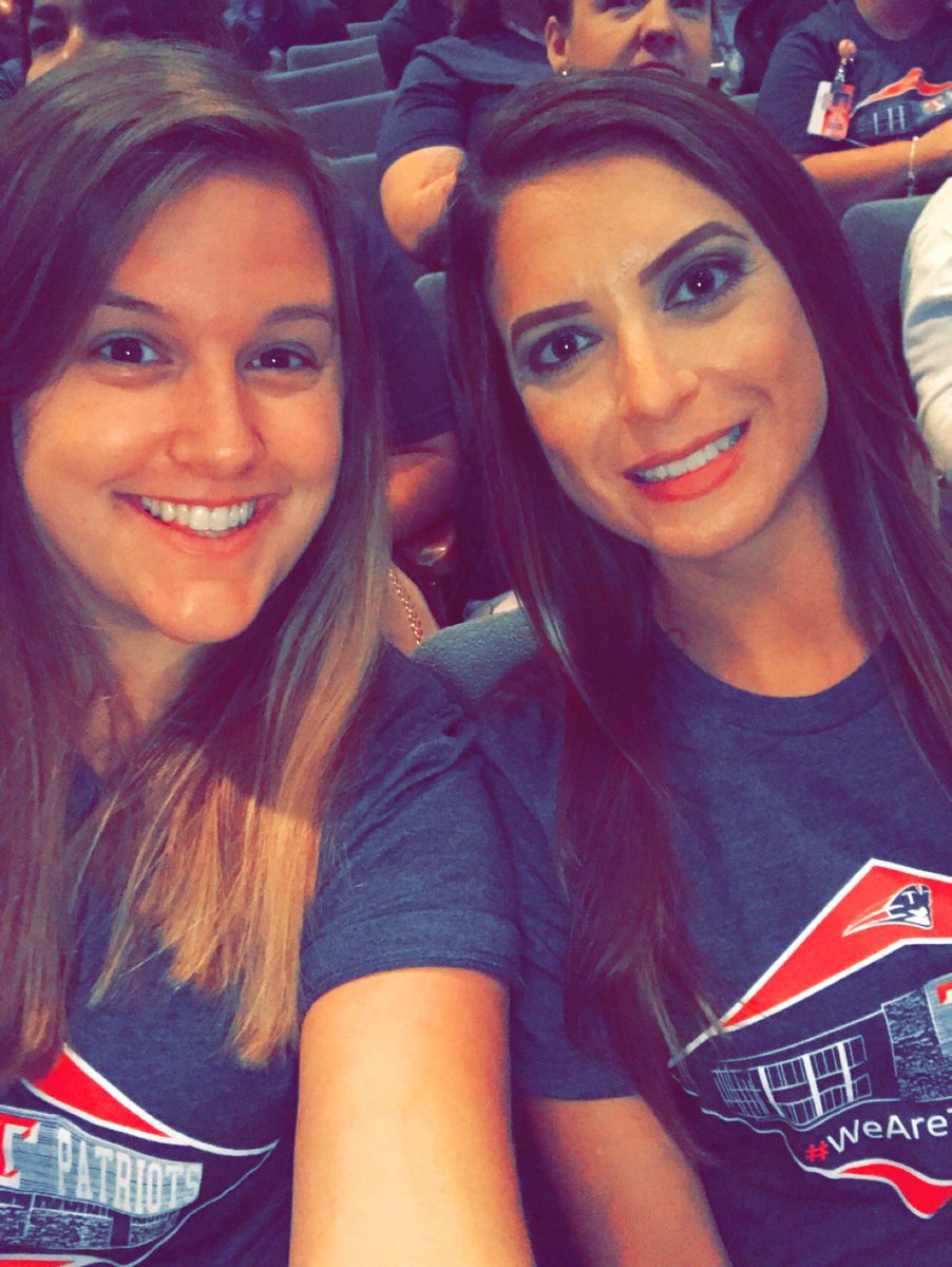 THS_MsL's tweet photo. Back to school with my bestie! #isdstrong #goingbeyond #wearetruman https://t.co/F0f8lskOF1