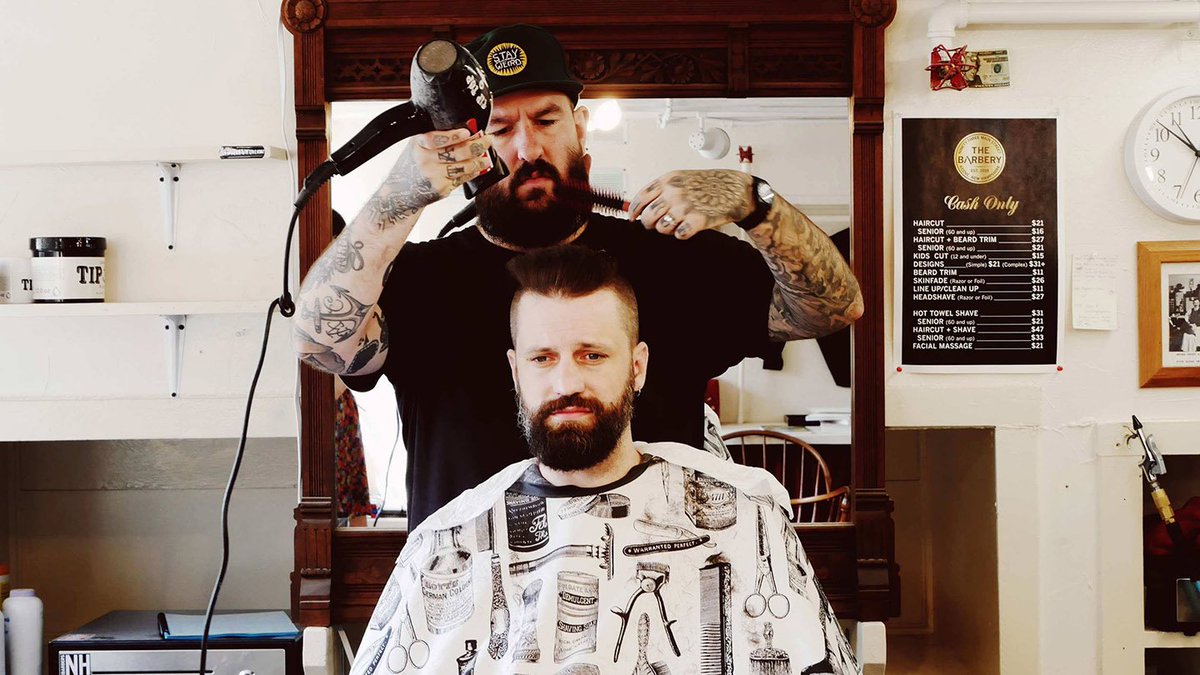 KeeneState_'s tweet photo. Downtown Keene has many places to get styled, but the newest addition is #TheBarbery, nestled under the stairs to Brewbakers Café. They are opening a full-service salon next door, too. When you're due for a trim, check it out and tell them #KeeneState sent you! #yourKSCbackyard https://t.co/WMpWqZBFLN