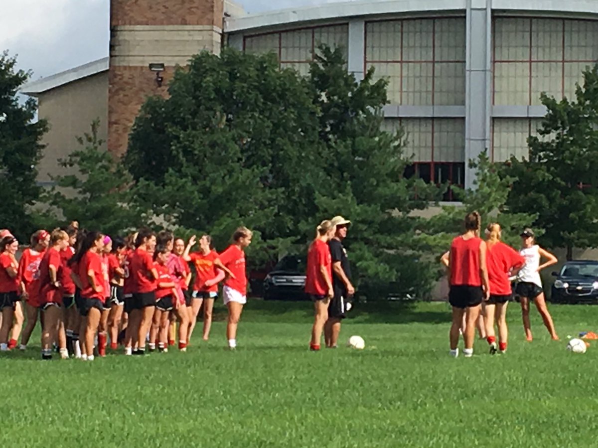 2 time D1 Silver Medalists are on the field! GSoc💪🏻