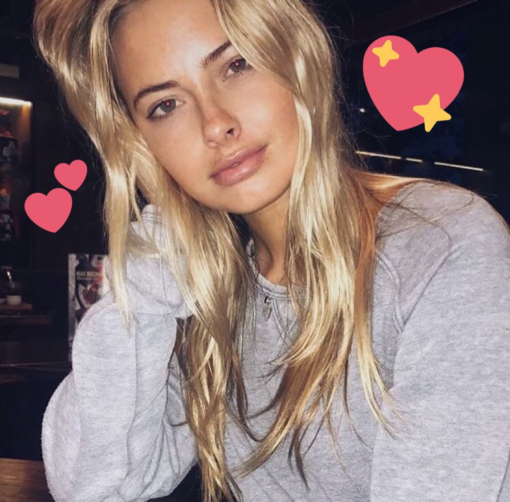 wildspacekitty's tweet image. actually think i look good in these ¿? that’s a new one