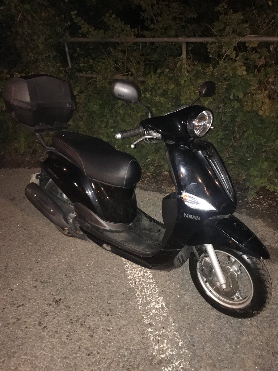 Stolen moped linked to robberies is pursued by Dad. @NPASBenson then pick up the chase and see the moped go into woodland. NPAS put up a heat source where Iggy locates and detains the suspect. #Eyesinthesky #Teamwork