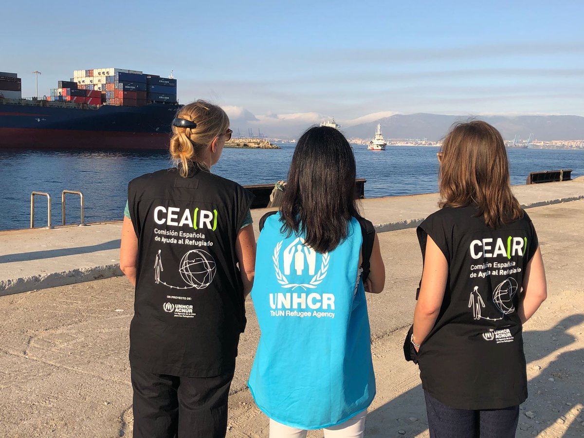 Nos unimos a <a href="/ACNURspain/">ACNUR España</a> para facilitar la identificación de refugiados cuando llegan a costas andaluzas, proporcionarles información sobre asilo y detectar de forma rápida los casos más vulnerables. 
bit.ly/2MiPNQn