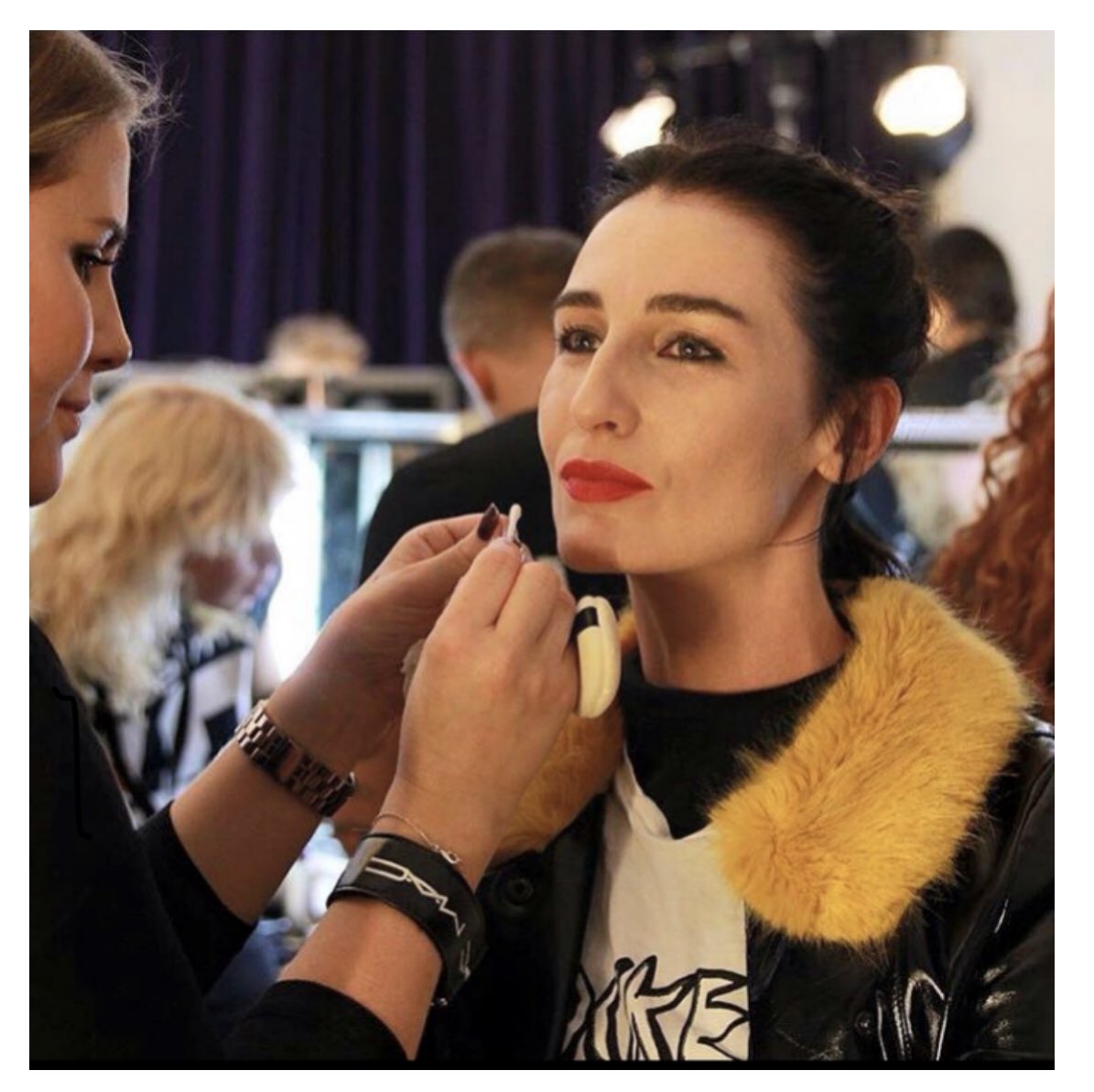 Student successes 2! Two gals who transformed their careers with professional makeup courses at The Makeup Dept. Julie - who swapped Tesco for Set life and Corinne who stepped away from backstage at the catwalks for blood, sweat and beards themakeupdept.com/the-make-up-de…