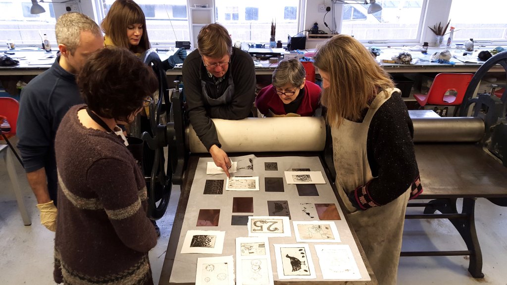 Dates now up for our Etching One-Day Intensive in October and December:
This intensive will allow you to work with 4 different metals and 3 different acids. A busy but rewarding morningʼs work with an afternoon dedicated to printing your plates.
bit.ly/2rwipcI
#course