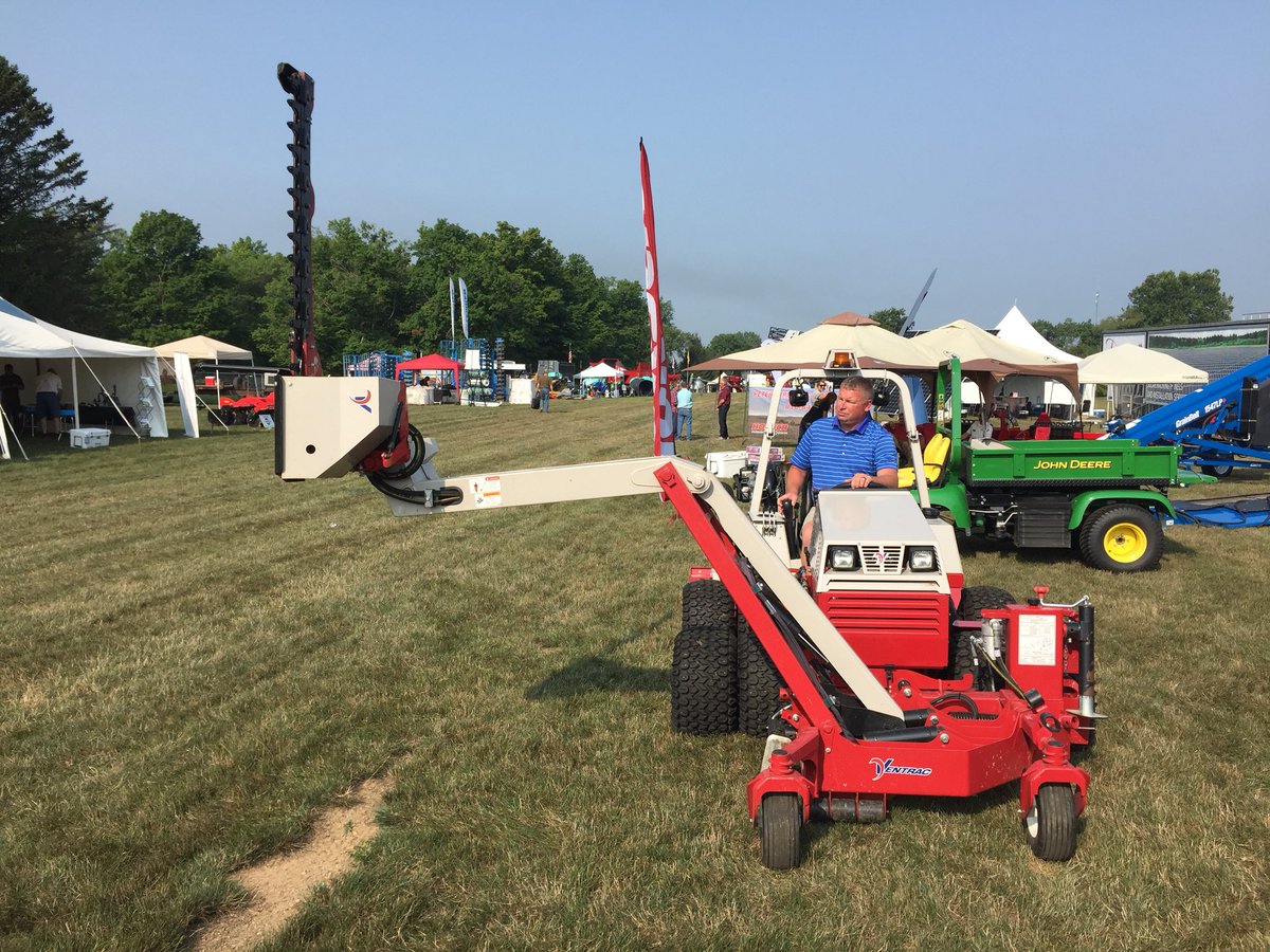 scottw_revels's tweet photo. Come check us out our equipment at the #AgroExpo in St Johns today.
@JWTurf @ventrac @UmountB @salscoinc #mutipurpose #swissarmyknife https://t.co/bvOcP8f2gp