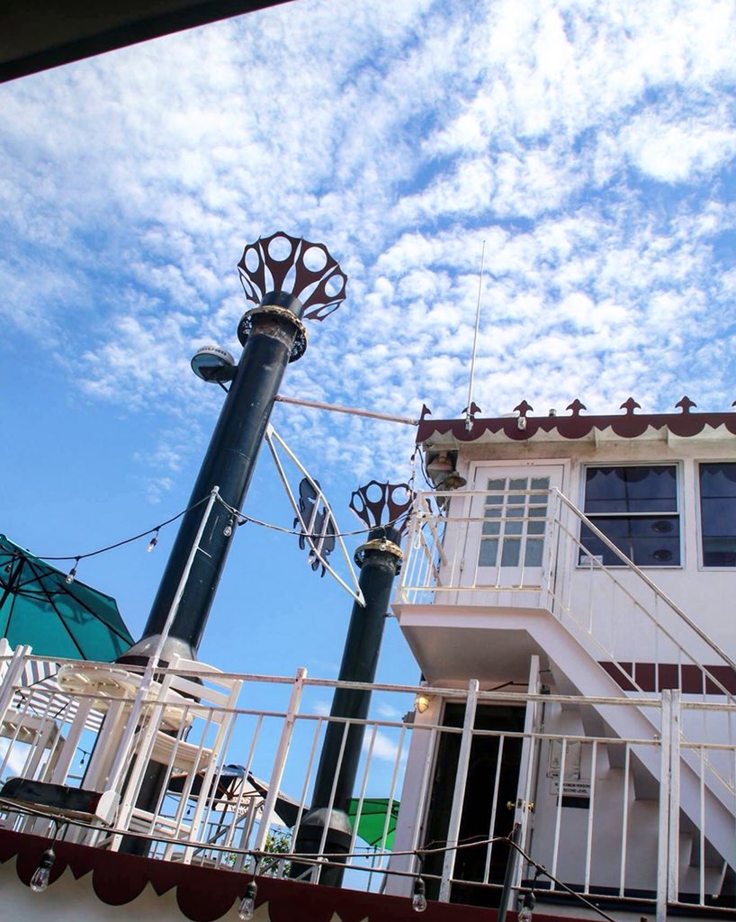 HarborCrabCo's tweet photo. Blue skies, two for one lobsters, $2 tacos and live Buffett tunes by Ed Travers!  It will be a Perfect Crab today! ⠀
🌞🦀🌮🌴 
#HarborCrab #PerfectCrab #Patchogue #PatchogueRiver #BlueSkies #LobstersAndTacos #EdTravers https://t.co/0jRCziva61