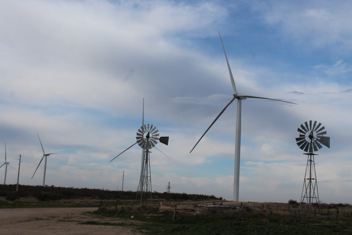 Renovables_Ar's tweet photo. El parque eólico La Castellana, a 33km de Bahía Blanca, se inaugura a fin de mes. Faltan apenas unos días para sumar energía limpia a 115 mil hogares. Gracias @CPRenovables por compartir estas fotos. https://t.co/wgVtTSlUNm